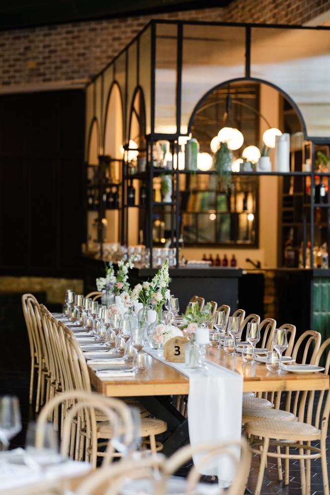 שלישיית כלי זכוכית עם פרחים ונרות, תמונה 7